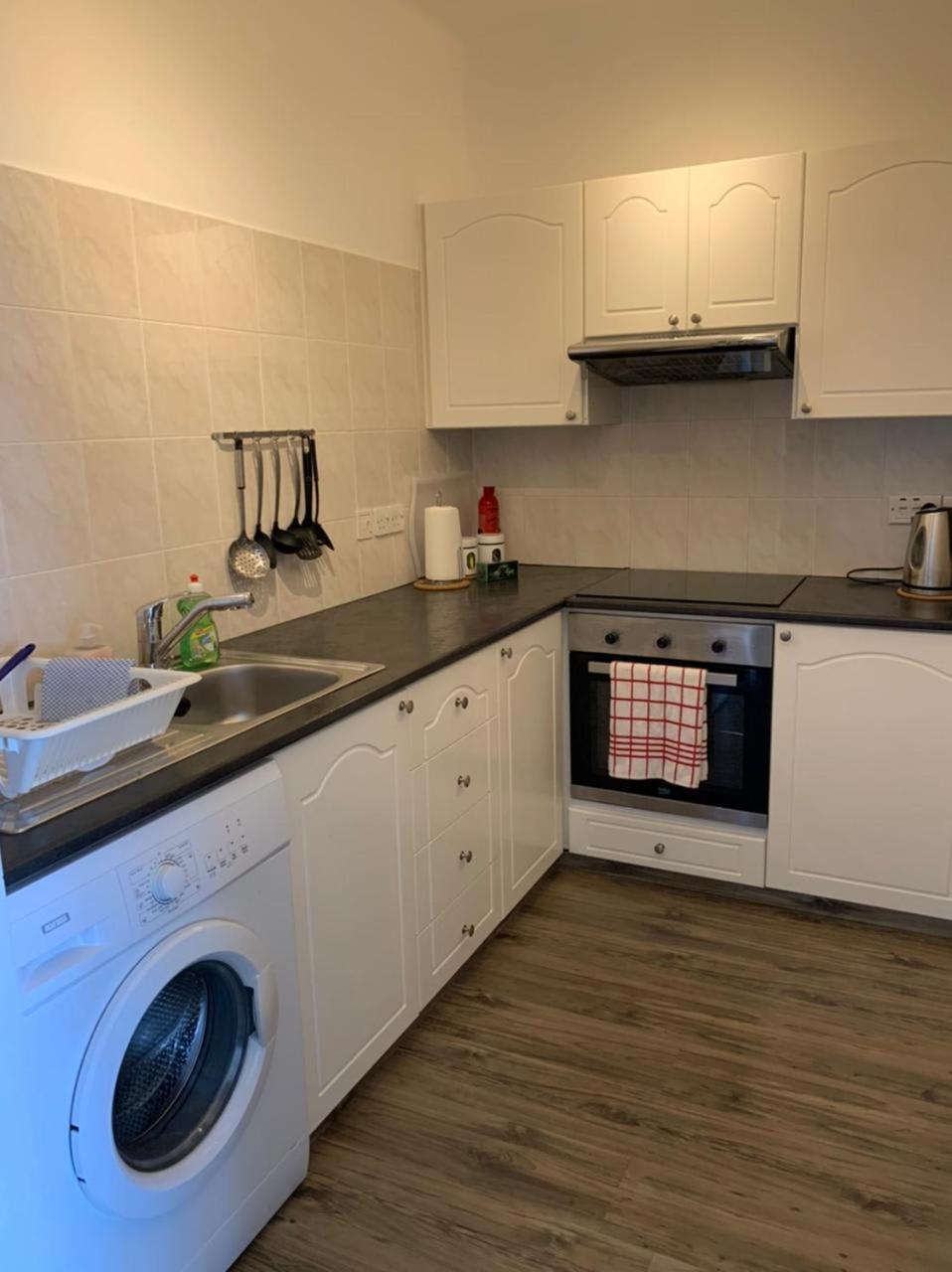Kings Palace - Modern And Stylish 1 Bedroom Apartment Paphos Eksteriør bilde